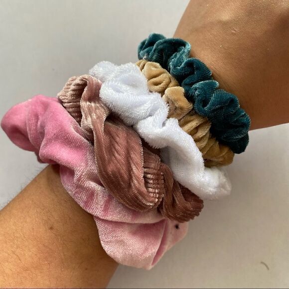 Set of 5 Velvet Scrunchies - Picture 1 of 2